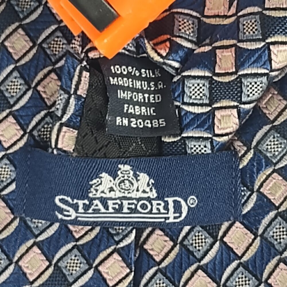 Stafford Men's Blue, Silver, Mauve Patterned Made In the U.S.A.100% Silk Necktie - Picture 8 of 8
